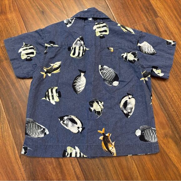 Osh Kosh B’Gosh vintage navy faded fish button down short sleeve collared shirt - Picture 2 of 4